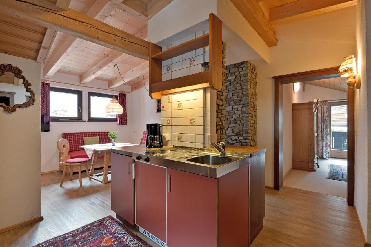 Ferienwohnungen Kircher Mayrhofen Zimmer foto